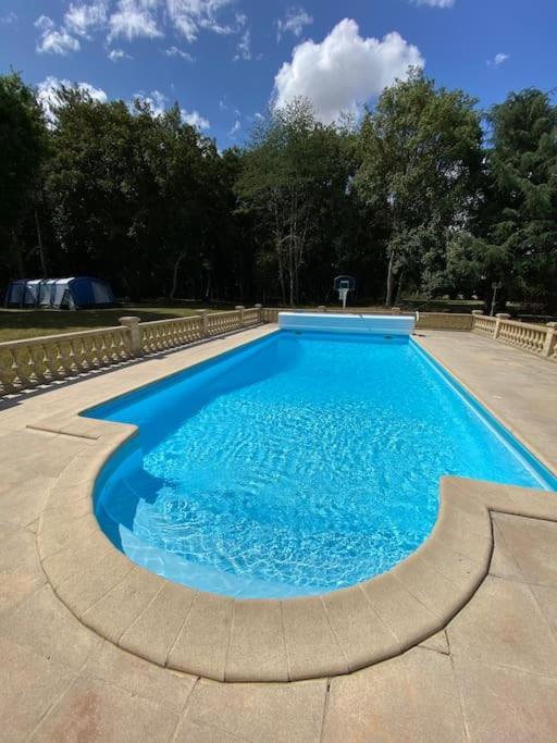 Vila Le Cabaret Paisible Avec Piscine Montierchaume Exteriér fotografie